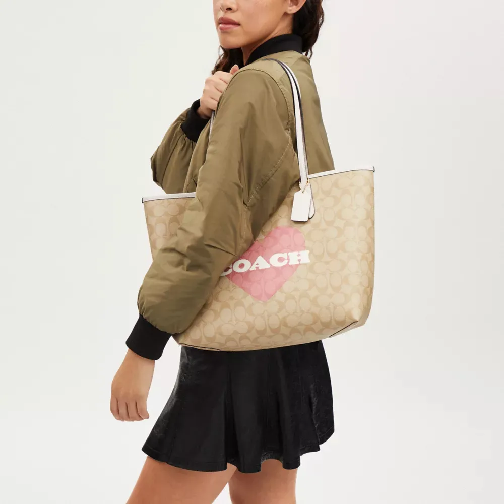City Tote In Signature Canvas With Heart Print