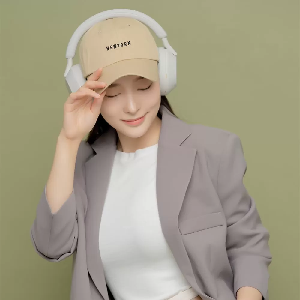 Sony WH-1000XM5 Noise Canceling Wireless Headphones - 30hr Battery Life - Over-Ear Style - Optimized for Alexa and Google Assistant - Built-in mic for Calls - Silver