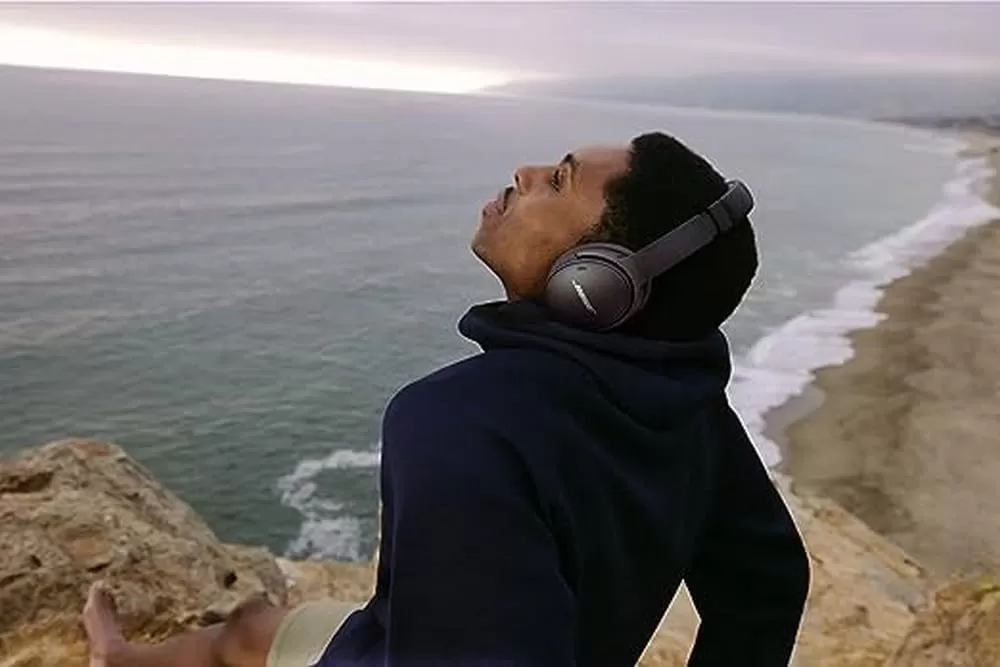 Bose QuietComfort 45 Wireless Bluetooth Noise Cancelling Headphones, Over-Ear Headphones with Microphone, Personalized Noise Cancellation and Sound, Triple Black