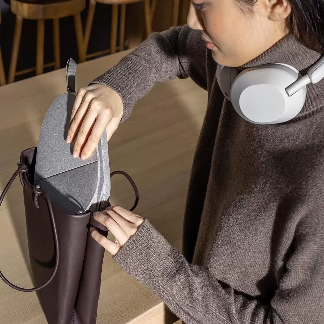 Sony WH-1000XM5 Noise Canceling Wireless Headphones - 30hr Battery Life - Over-Ear Style - Optimized for Alexa and Google Assistant - Built-in mic for Calls - Silver