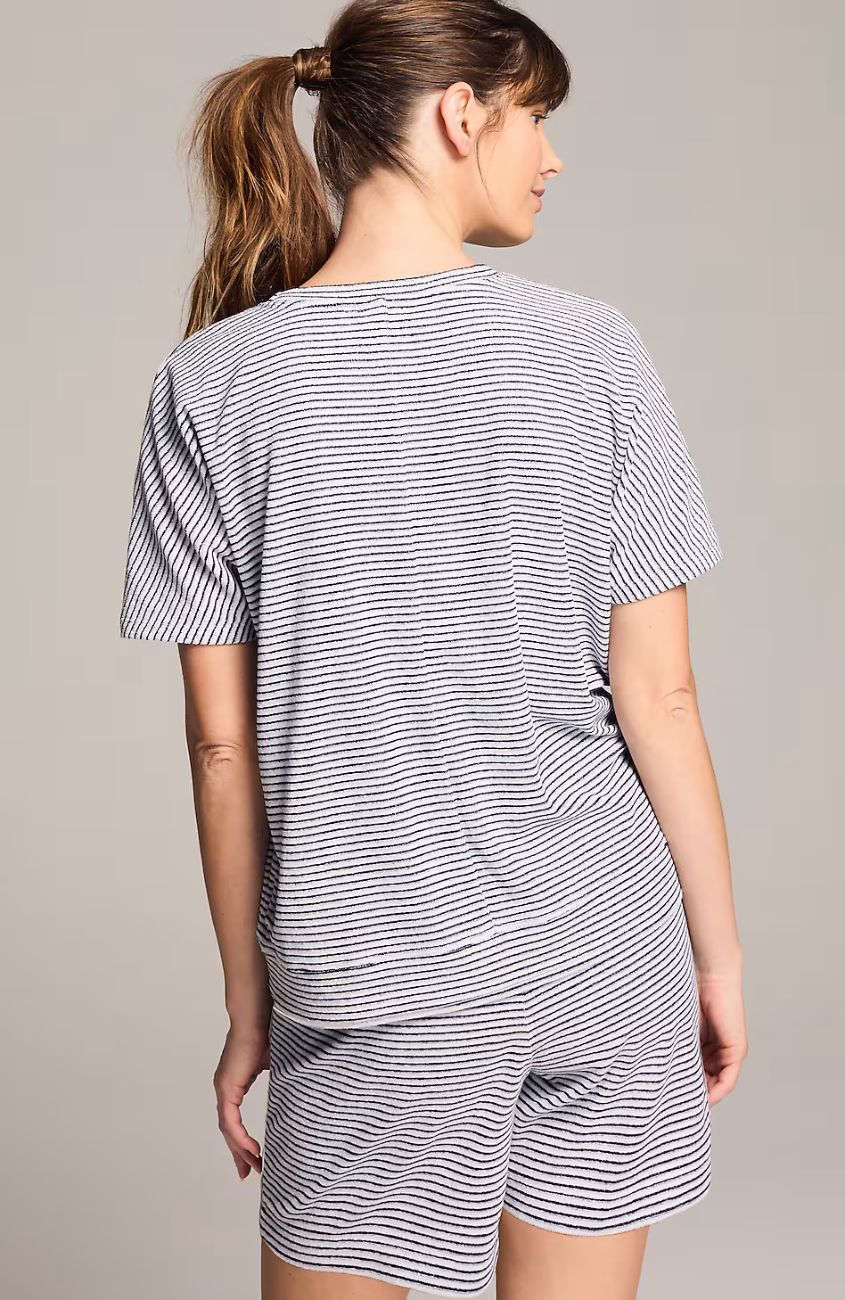 Fit Relaxed Short-Sleeve Pullover