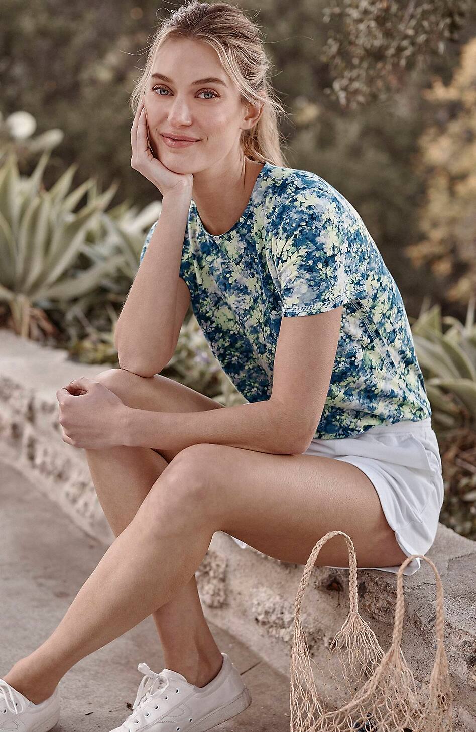 Fit Progress Shirttail Tee