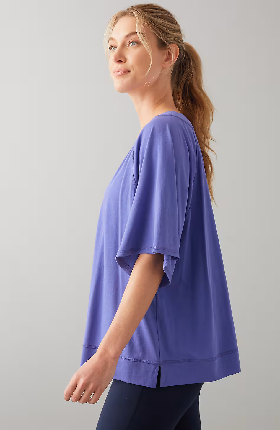 Fit Seamed V-Neck Tee