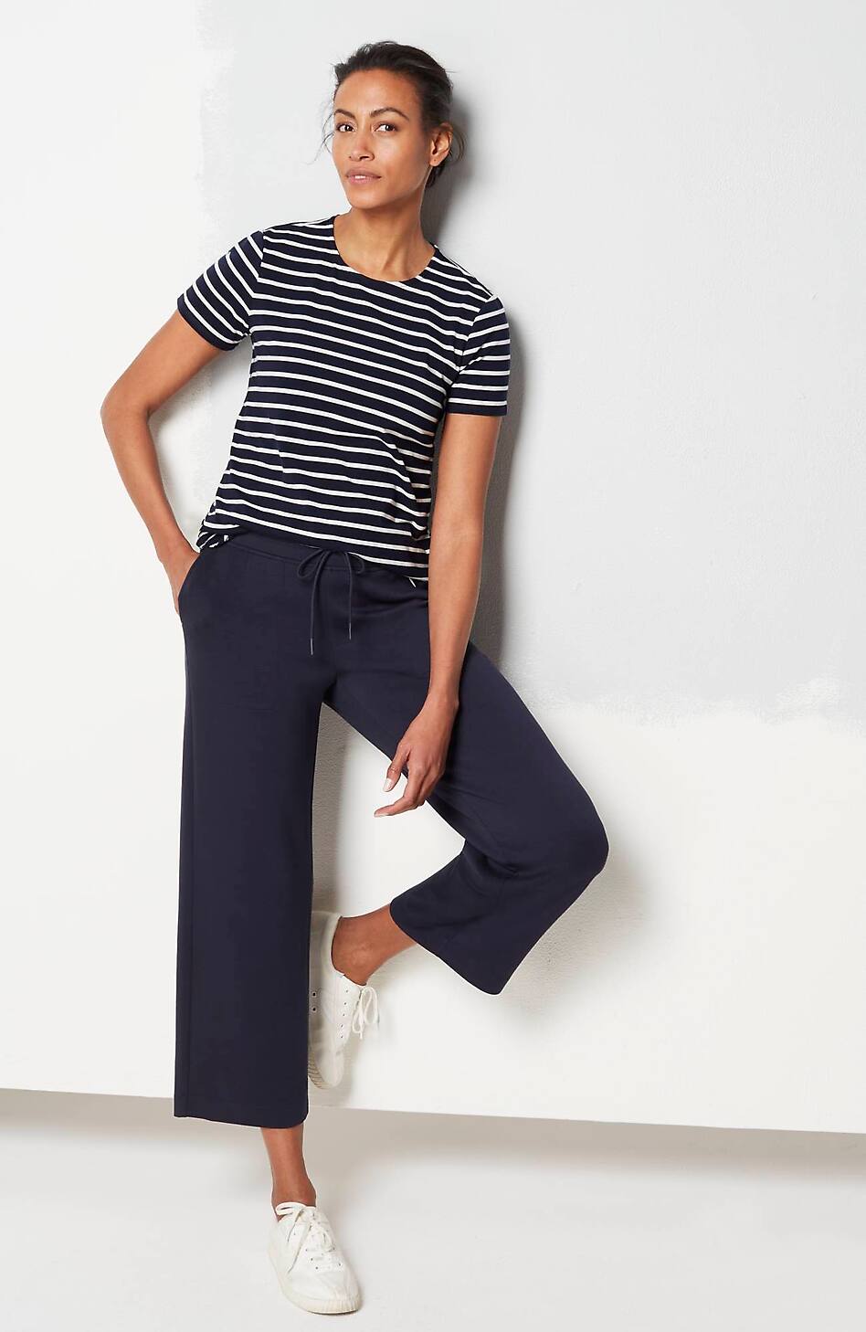 Fit Progress Shirttail Tee