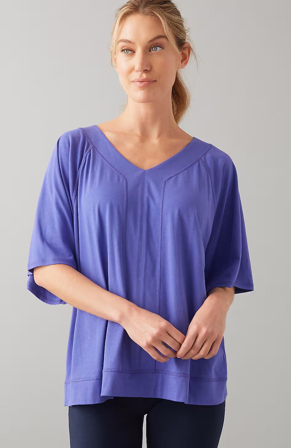 Fit Seamed V-Neck Tee