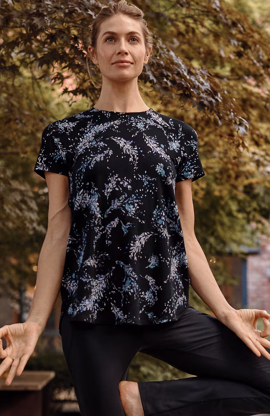 Fit Progress Shirttail Tee