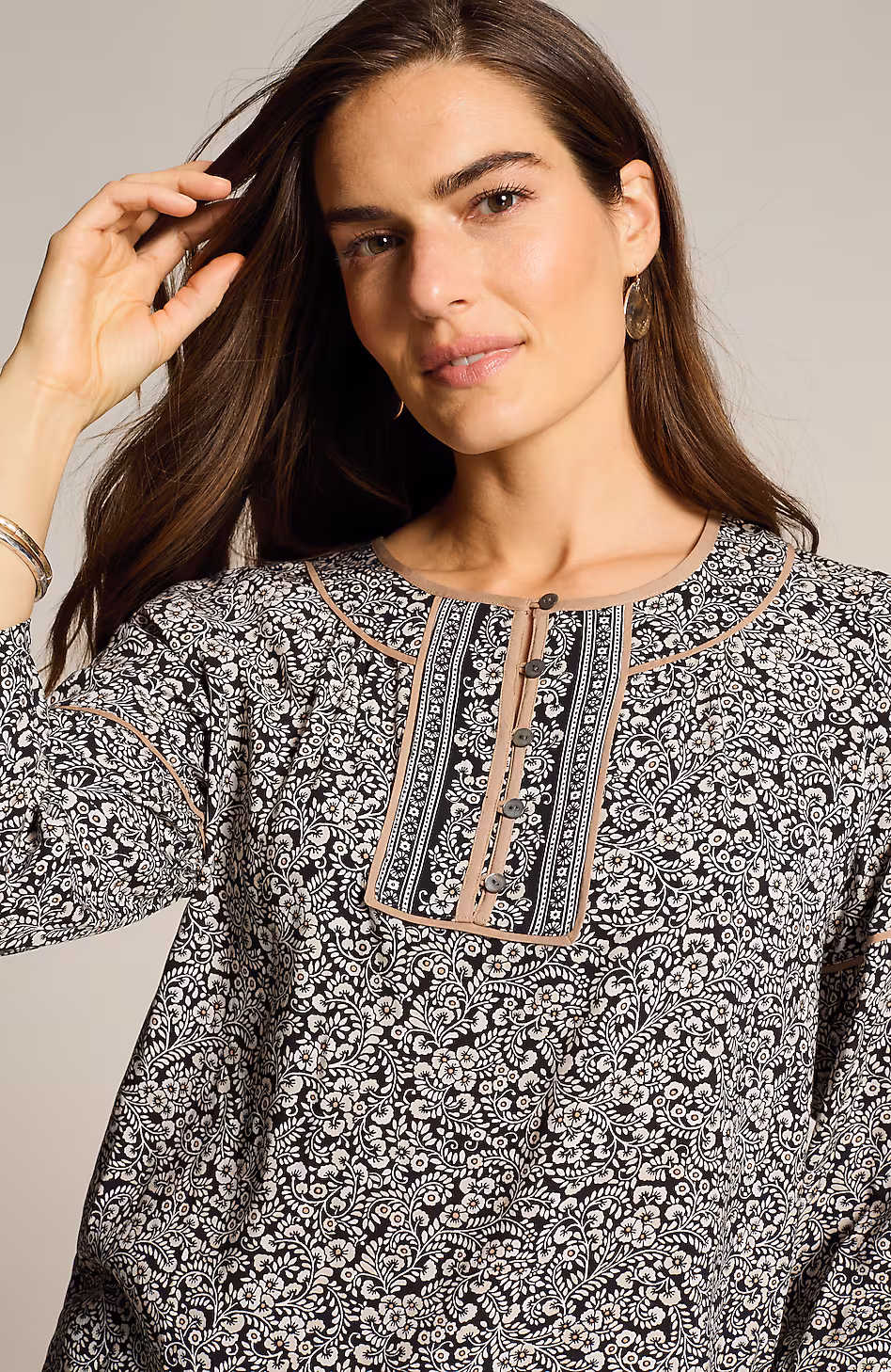 Pipe-Trimmed Printed Popover