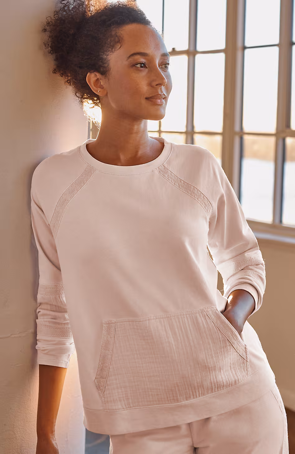 Fit Garment-Dyed Embroidered Pullover