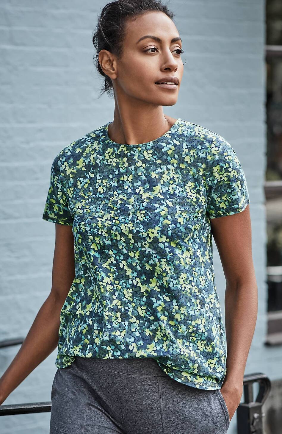 Fit Progress Shirttail Tee