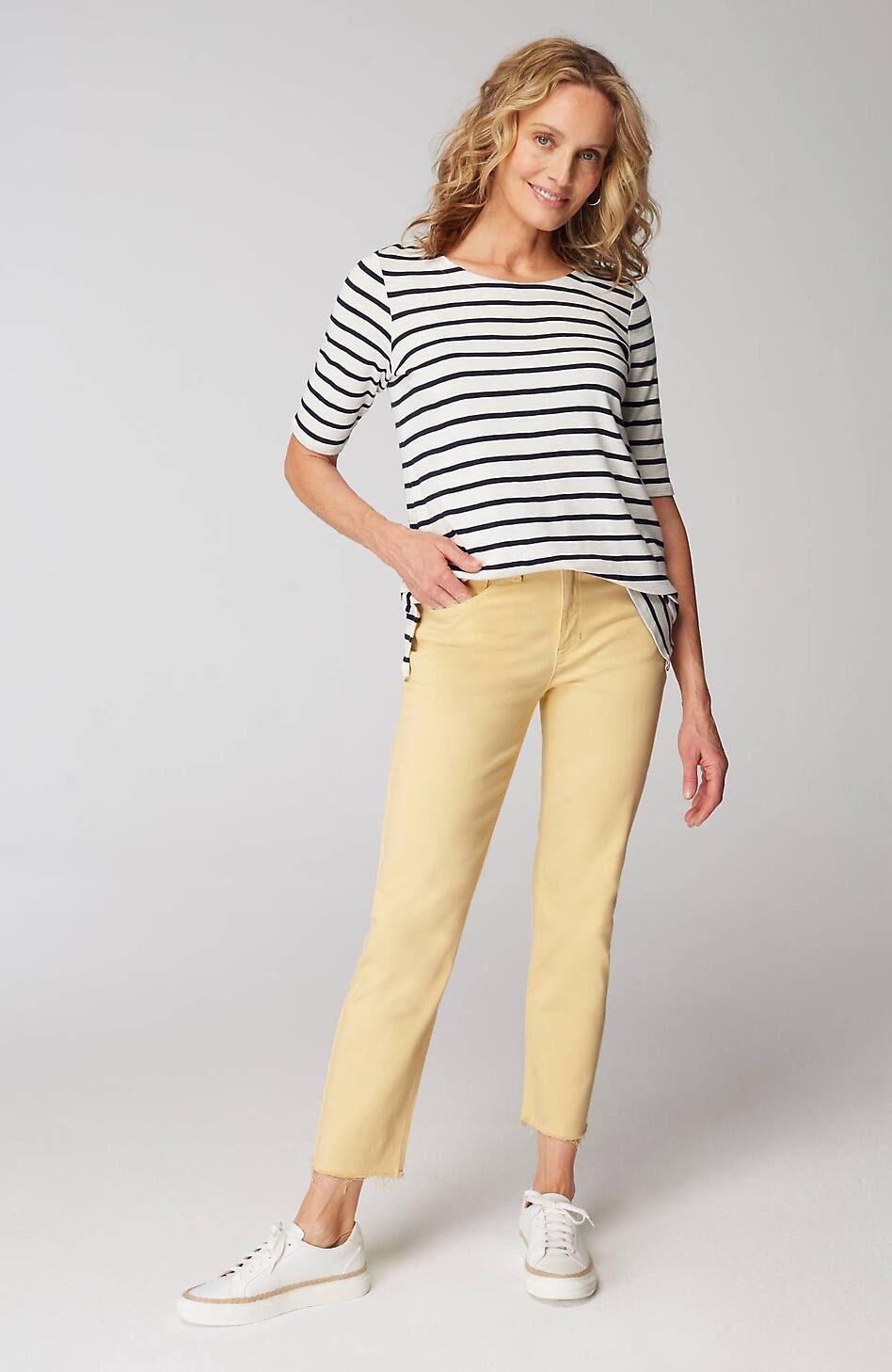 High-Rise Fringe-Hem Crops