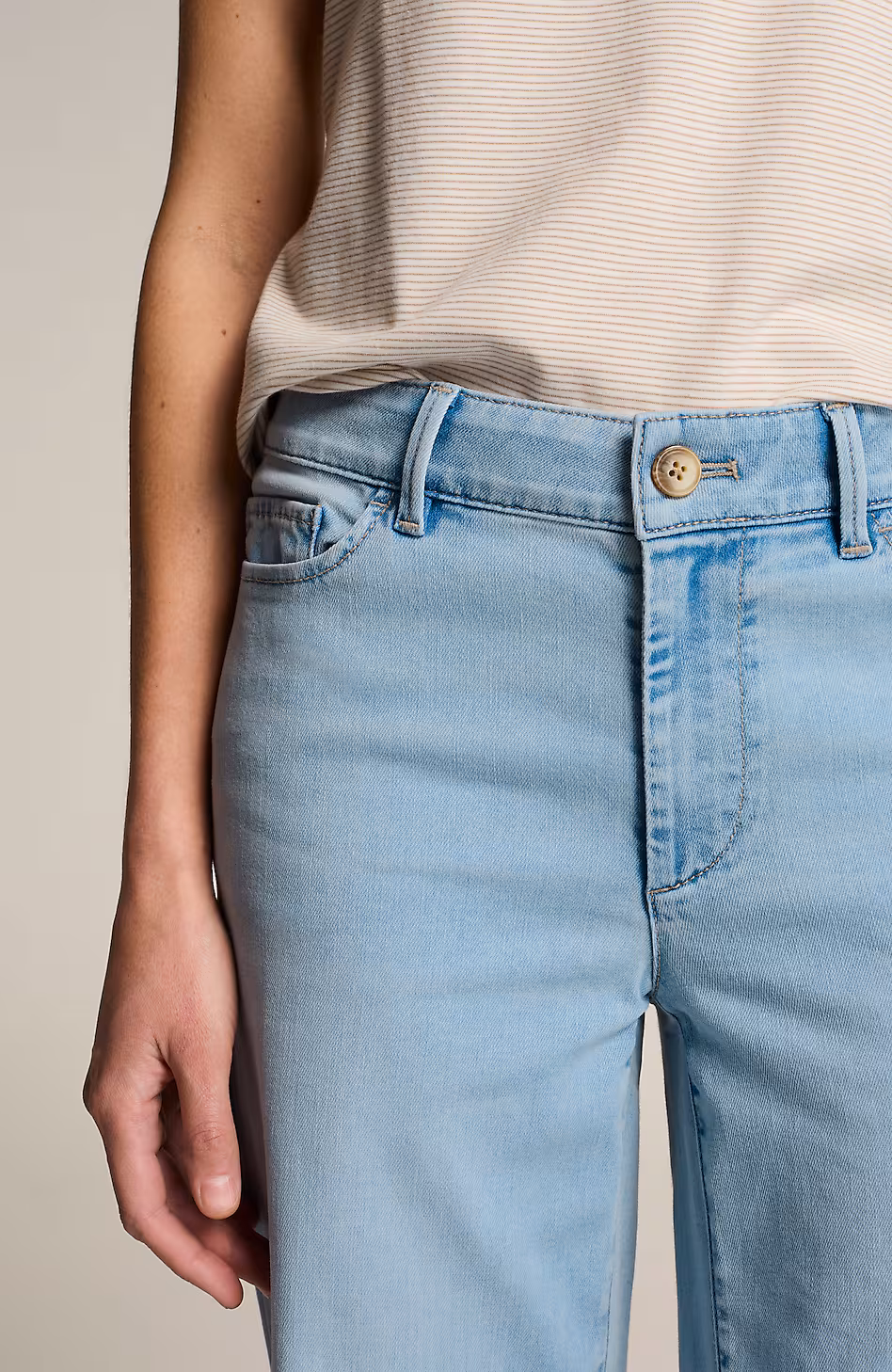 Lightweight Indigo Wide-Leg Jeans