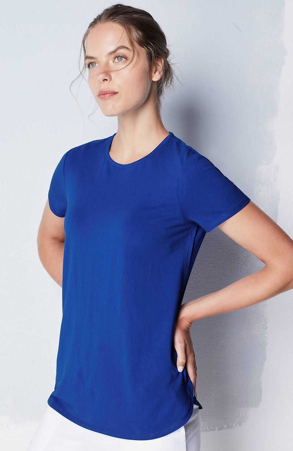 Fit Progress Shirttail Tee